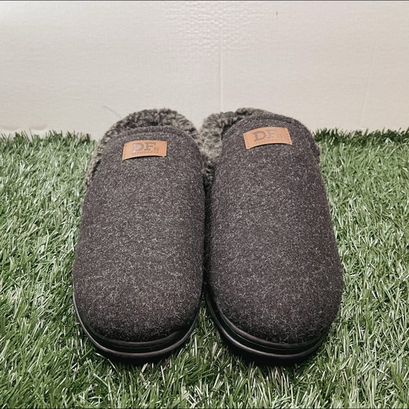 DF by Dearfoams Men’s Wool Slippers (Grey/Black). Our Inventory:1-9 - Picture 5 of 6